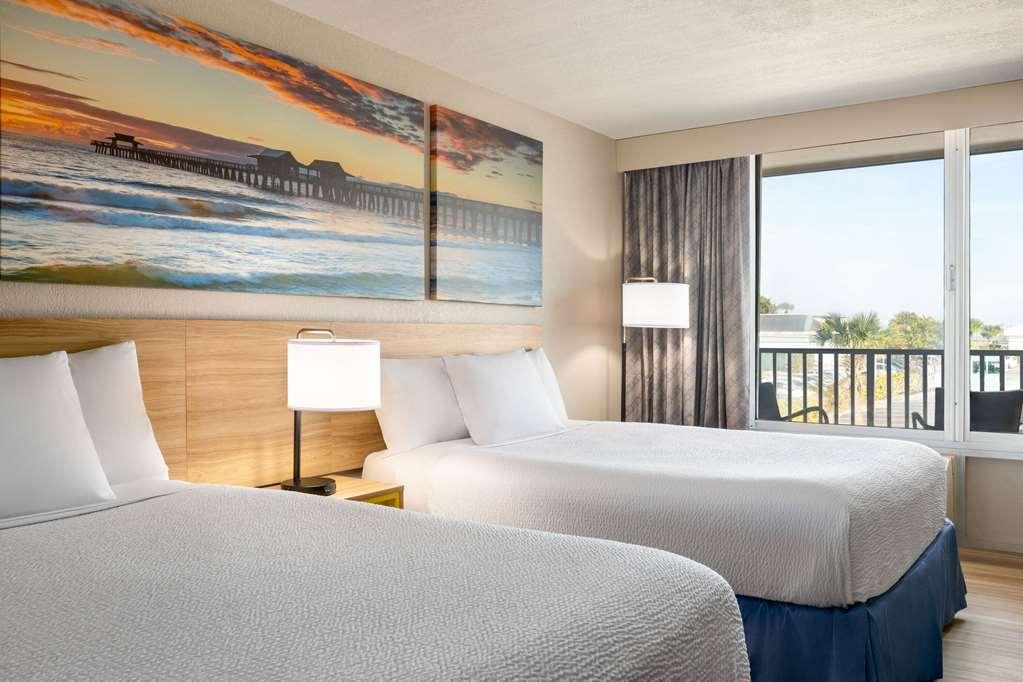 Days Inn By Wyndham Cocoa Beach Port Canaveral Стая снимка