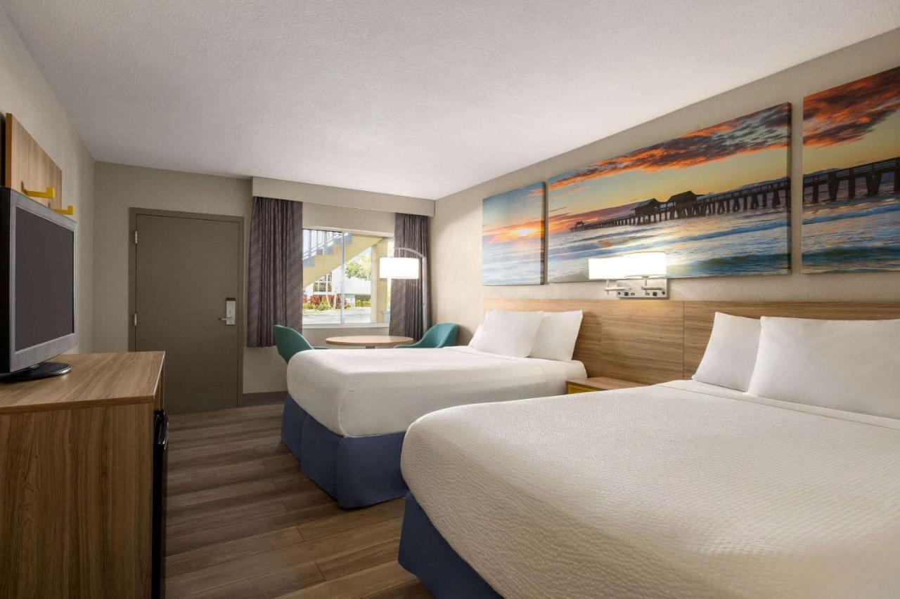 Days Inn By Wyndham Cocoa Beach Port Canaveral Екстериор снимка