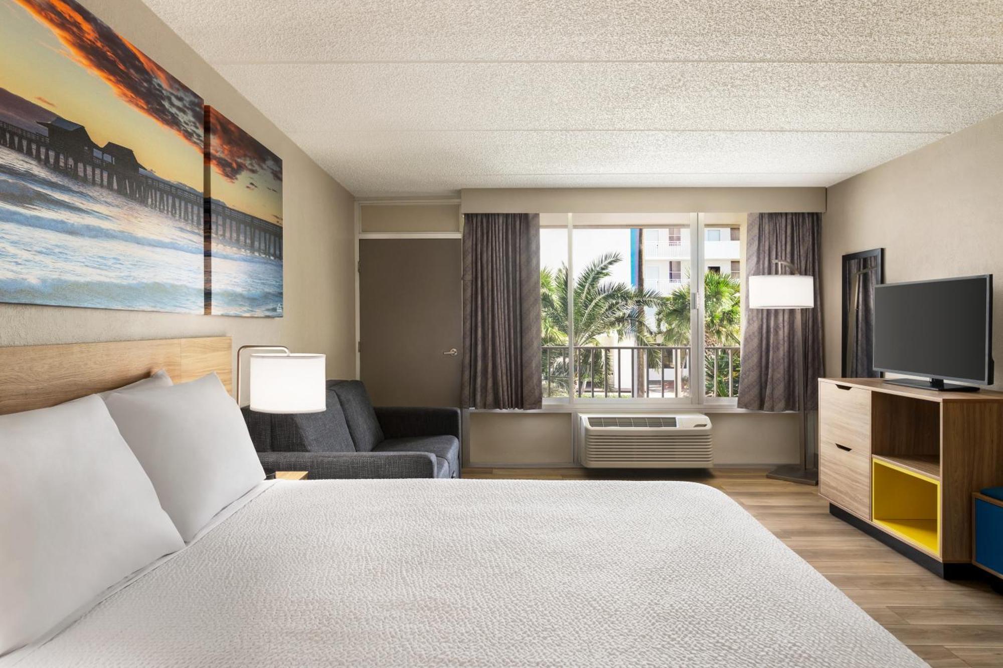 Days Inn By Wyndham Cocoa Beach Port Canaveral Екстериор снимка