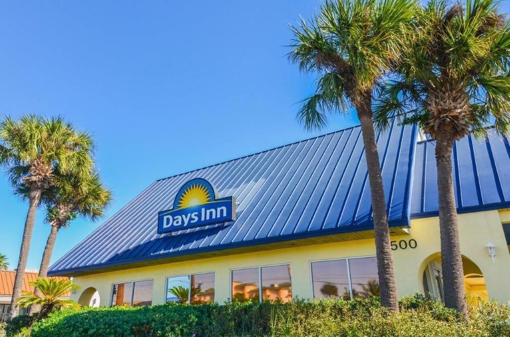 Days Inn By Wyndham Cocoa Beach Port Canaveral Екстериор снимка